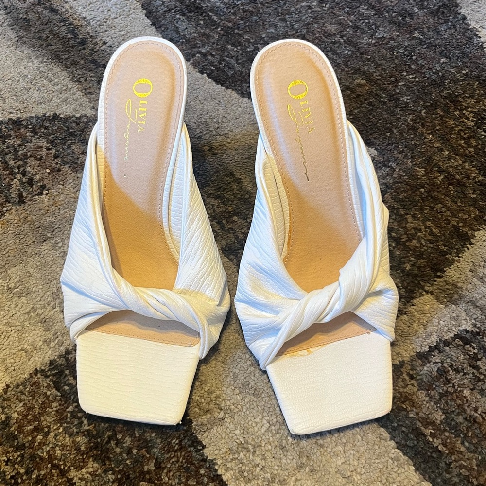 Olivia Jaymes Heels Womens 7.5 Square  Open toe Slip On Twist knot Sandal